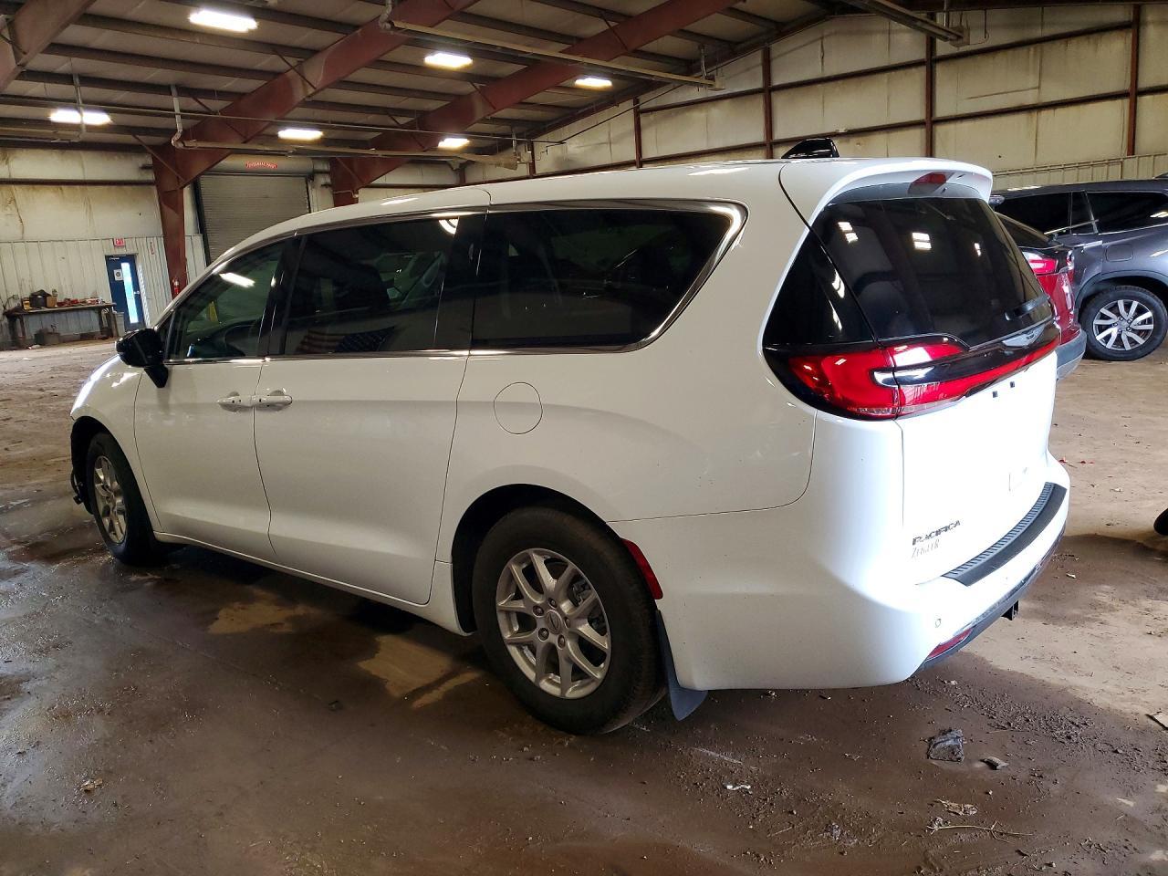 2024 Chrysler Pacifica Touring L - Фото 2