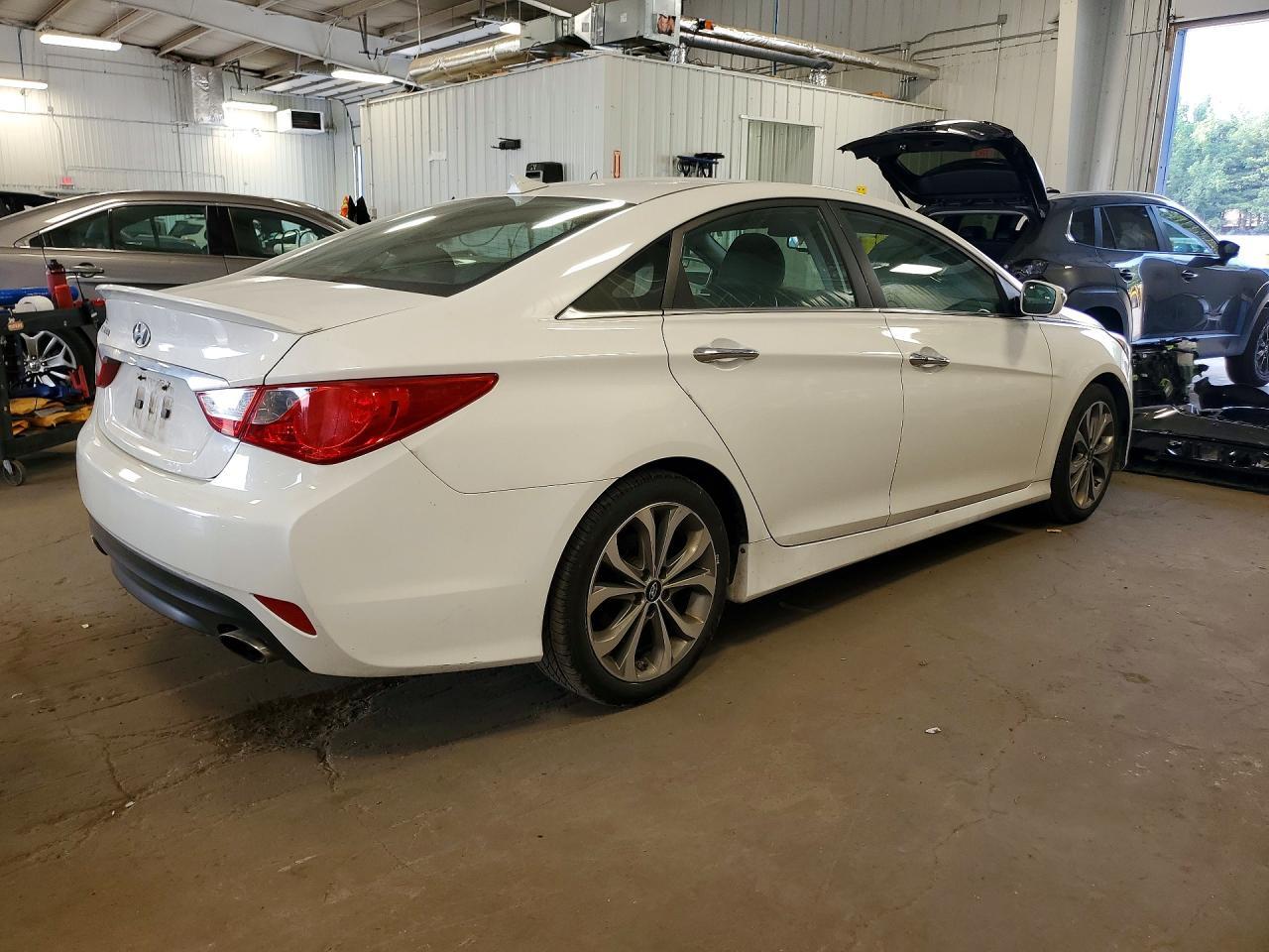 2014 Hyundai Sonata Se - Image 3