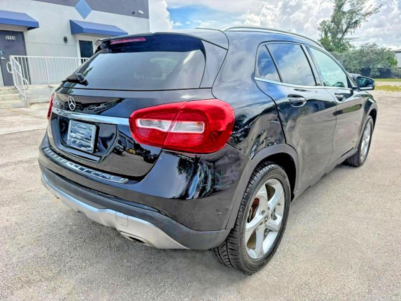 2018 Mercedes-Benz Gla 250 - Image 3