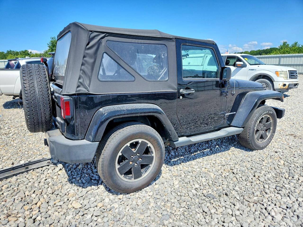 2012 Jeep Wrangler Sahara - Фото 3