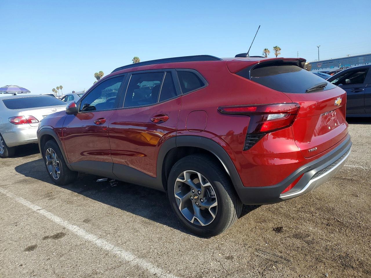 2025 Chevrolet Trax 1Lt - Image 2