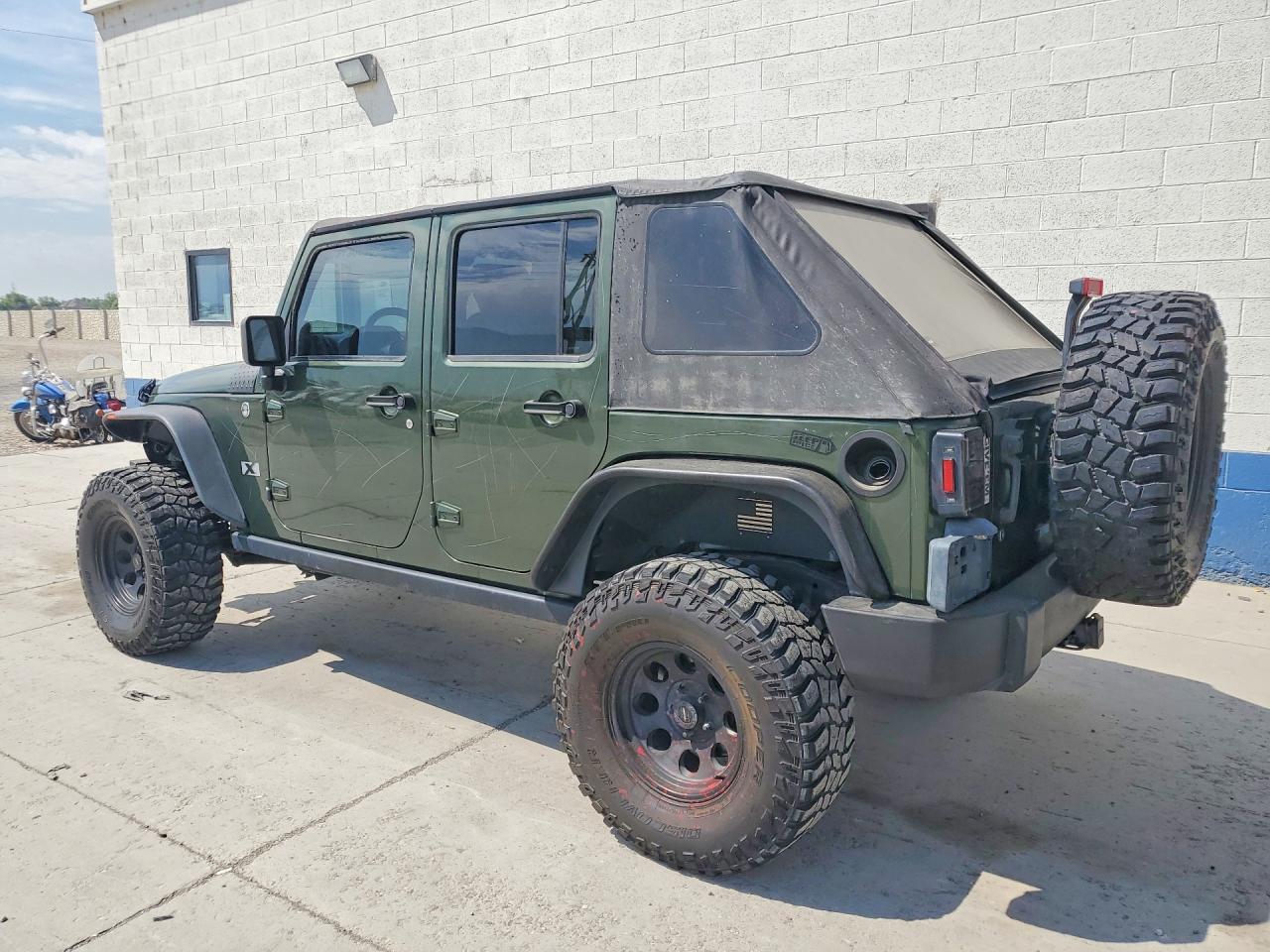 2008 Jeep Wrangler Unlimited X - Image 2