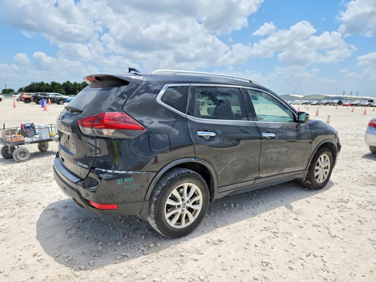 2019 Nissan Rogue Sv - Image 3