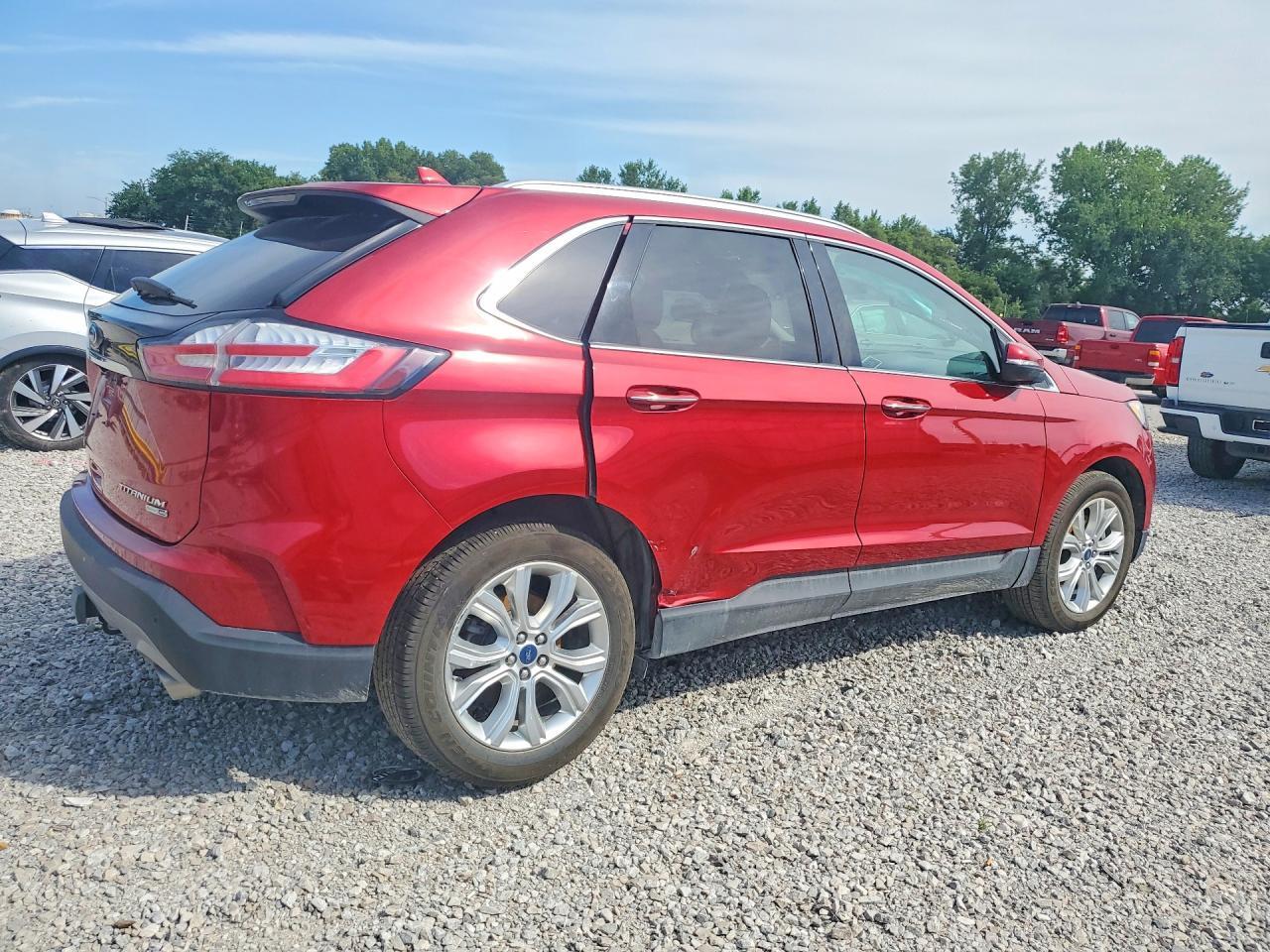 2020 Ford Edge Titanium - Image 3