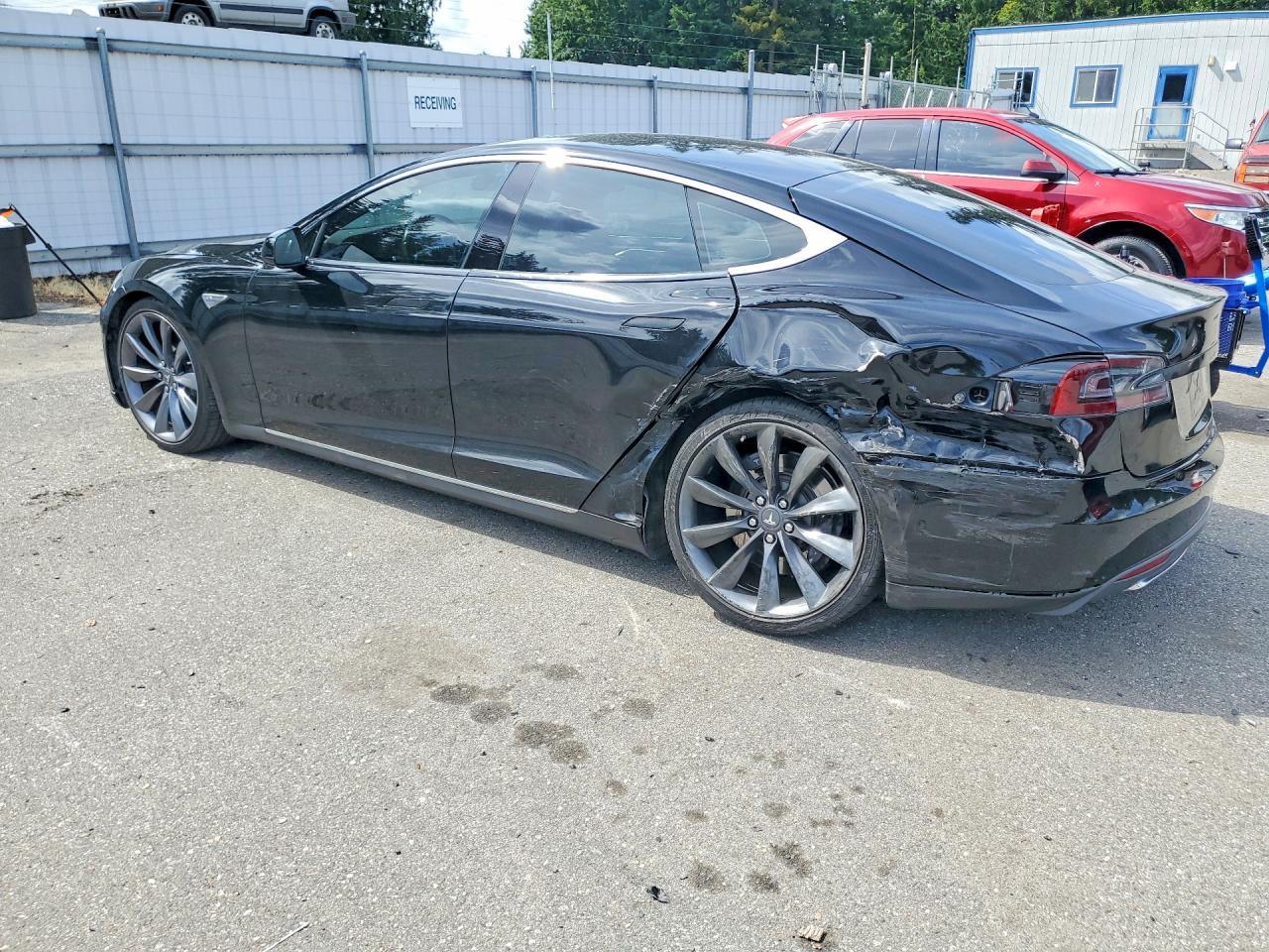 2015 Tesla Model S 60 - Фото 2