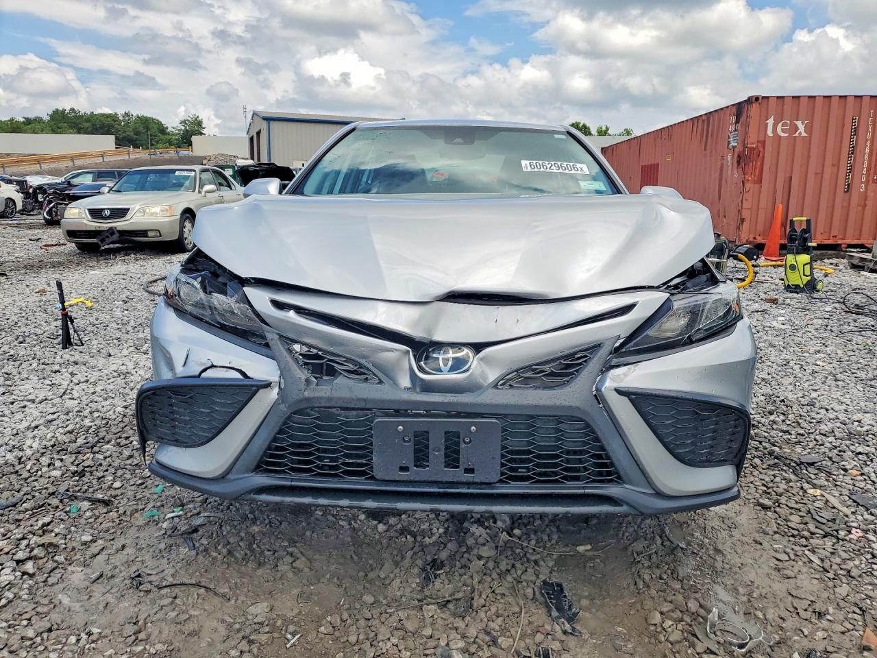 2022 Toyota Camry Se - Фото 5