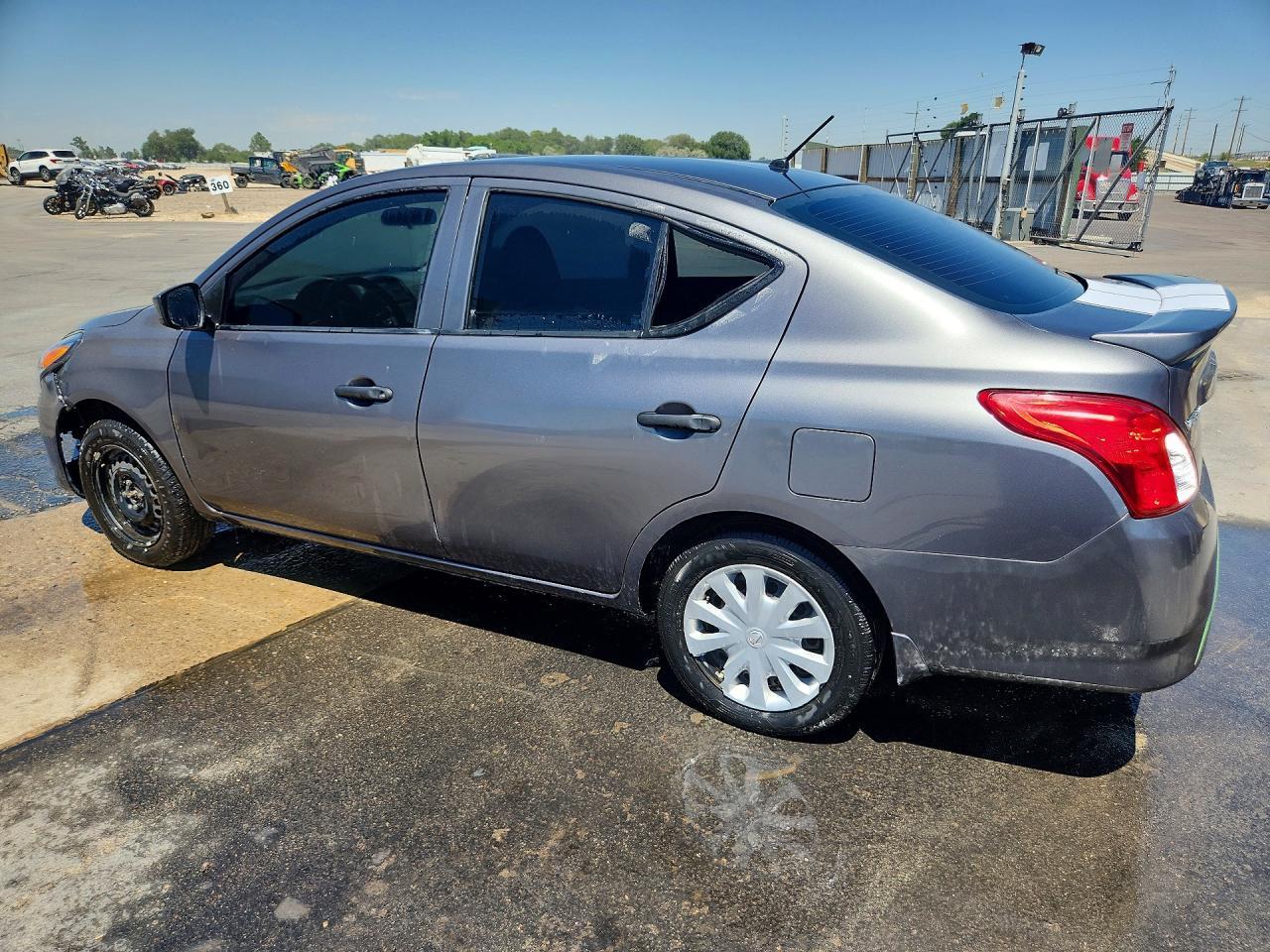 2019 Nissan Versa S Plus - Фото 2