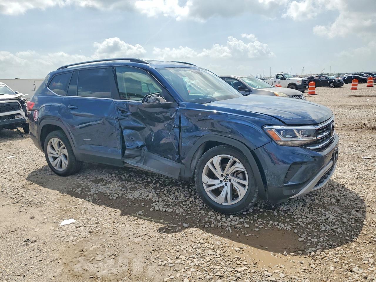 2022 Volkswagen Atlas Se - Фото 4