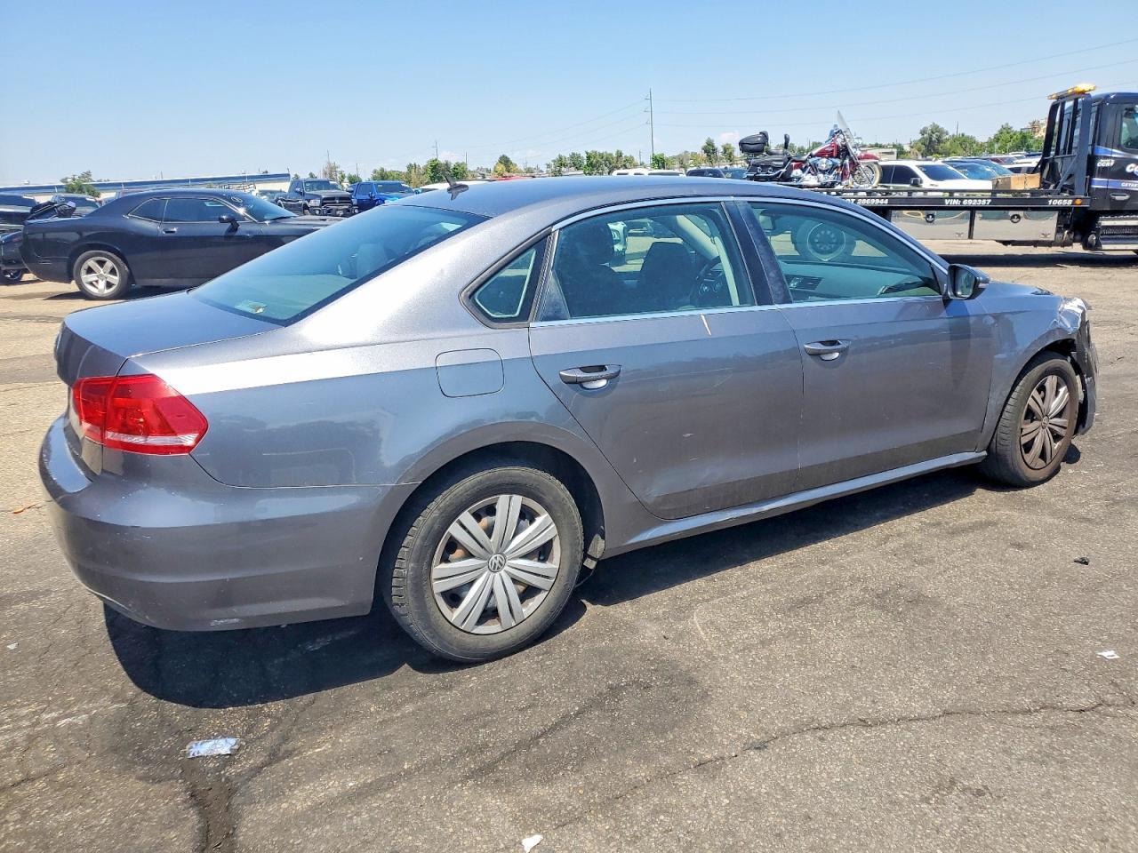 2013 Volkswagen Passat S - Image 3