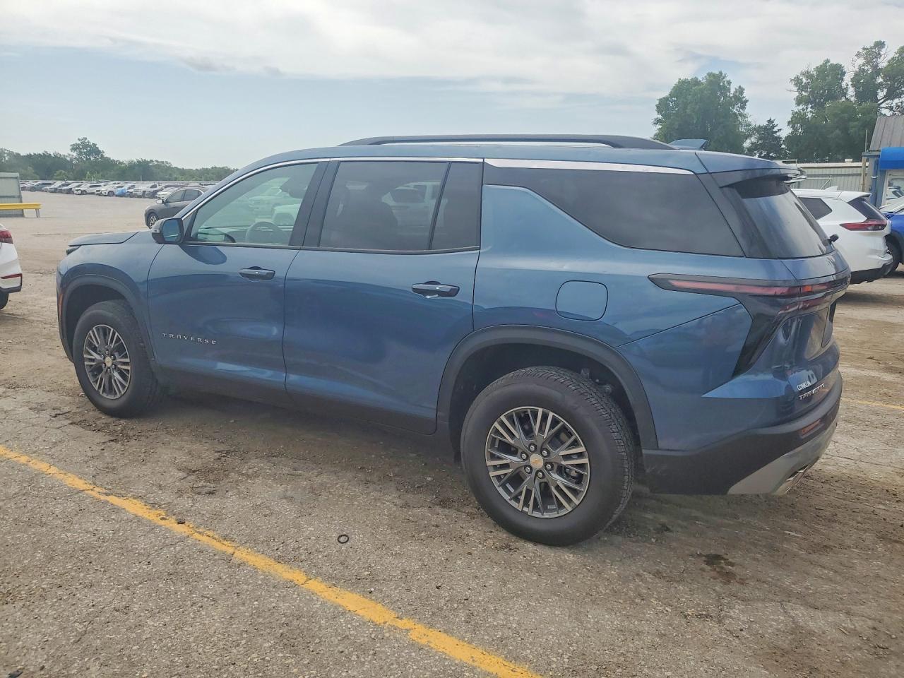 2026 Chevrolet Traverse Lt - Image 2