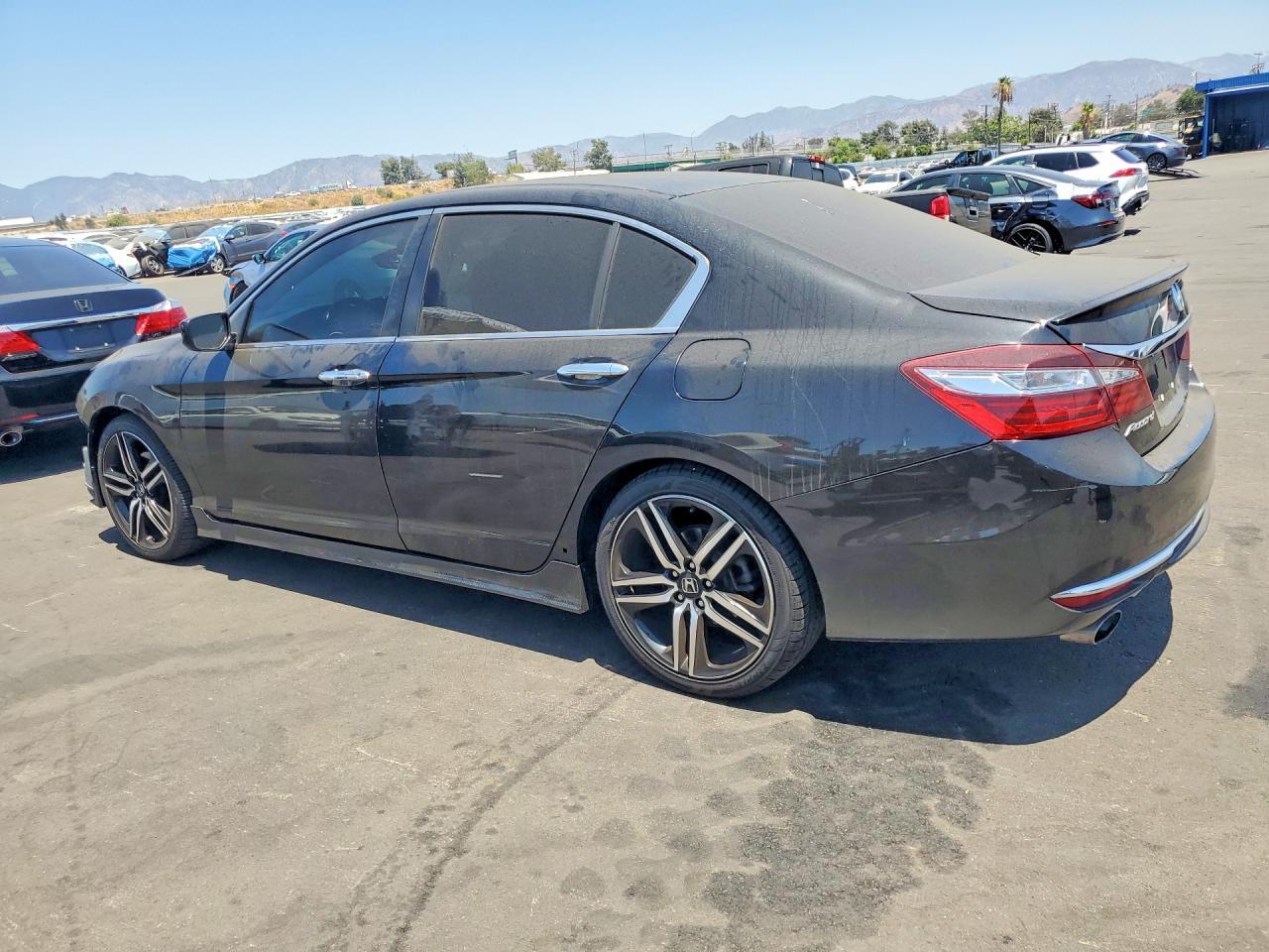 2017 Honda Accord Sport - Фото 2