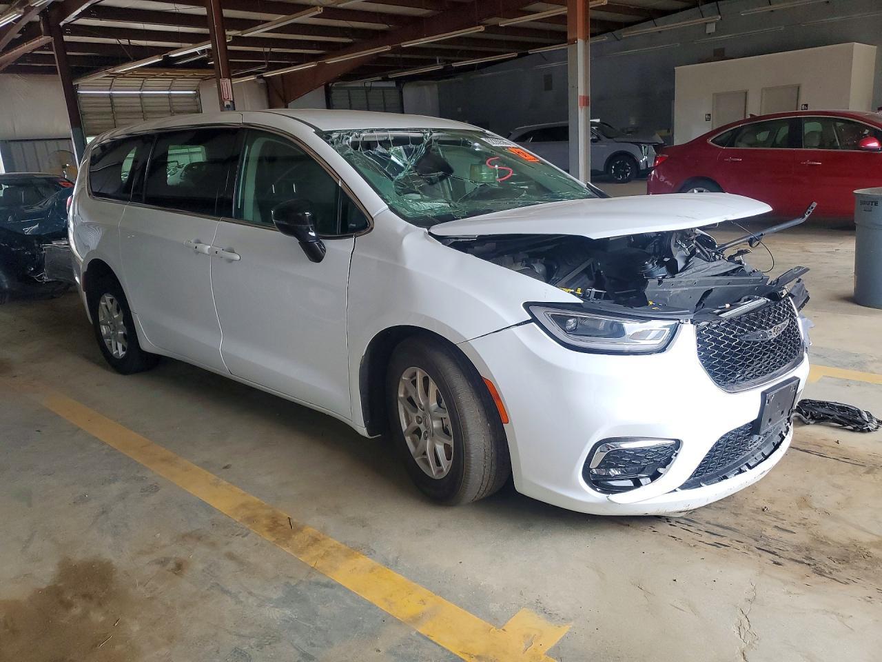 2024 Chrysler Pacifica Touring L - Фото 4