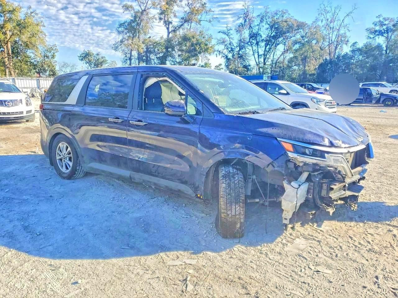 2022 Kia Carnival Lx - Фото 4