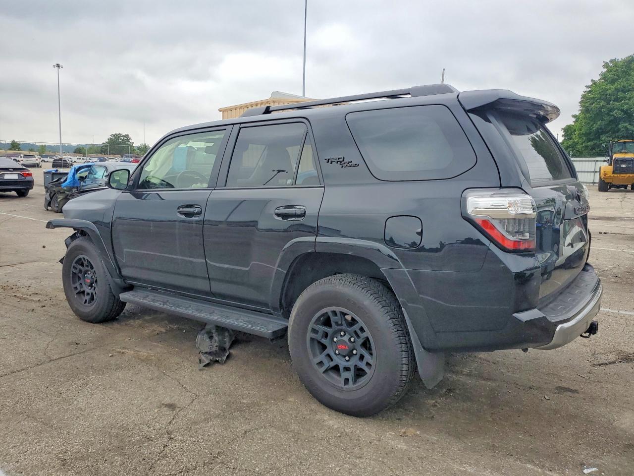 2024 Toyota 4Runner Trd Off-Road Premium - Image 2