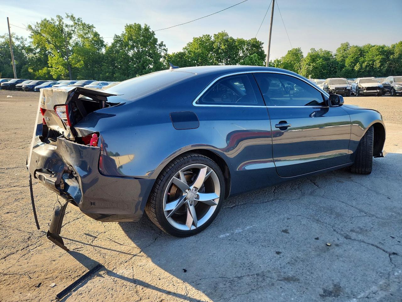 2010 Audi A5 Premium Plus - Фото 3