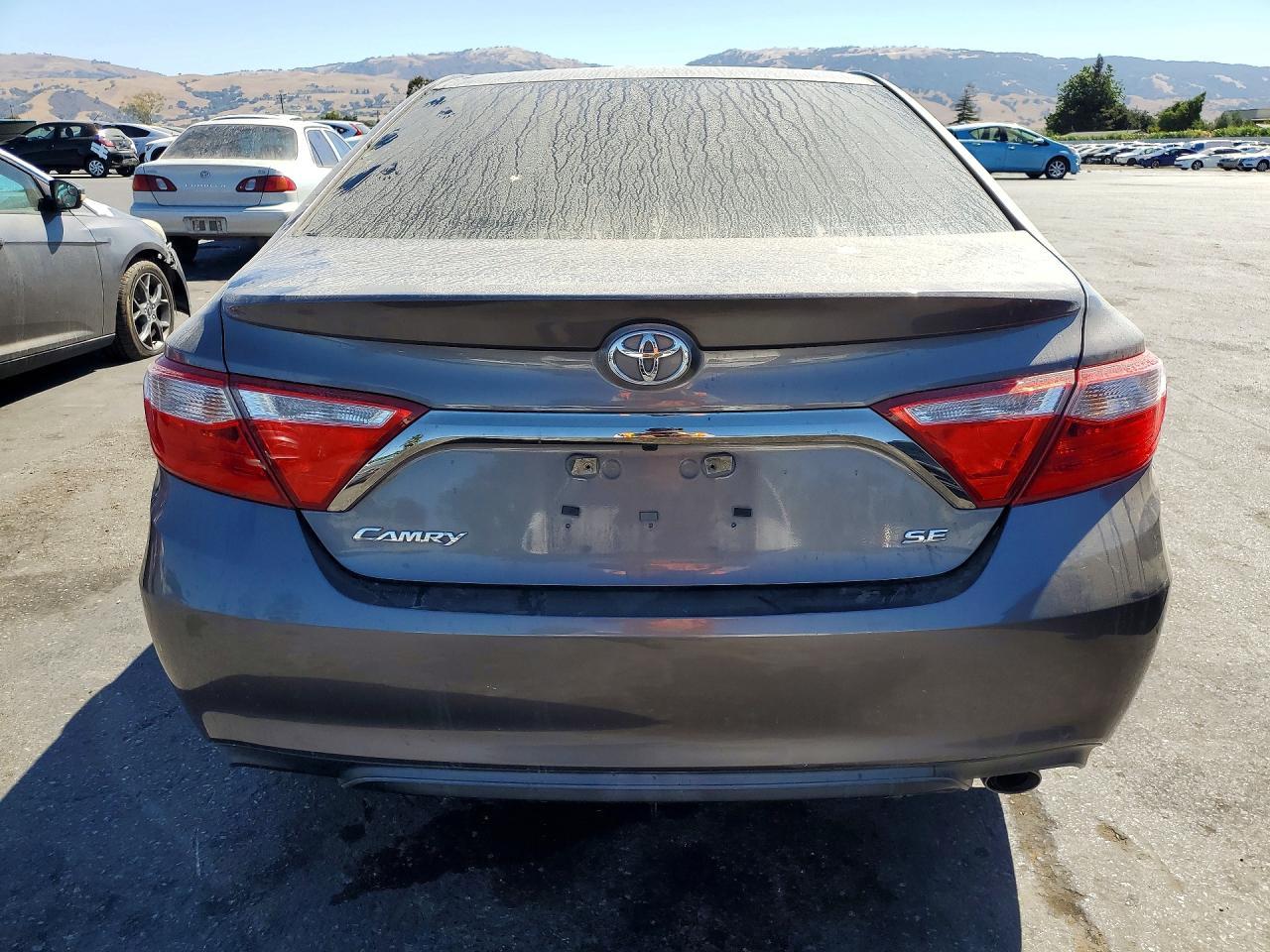 2015 Toyota Camry Se - Image 6
