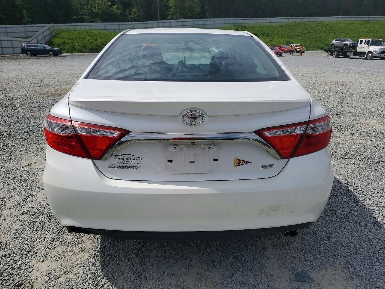 2017 Toyota Camry Se - Image 6