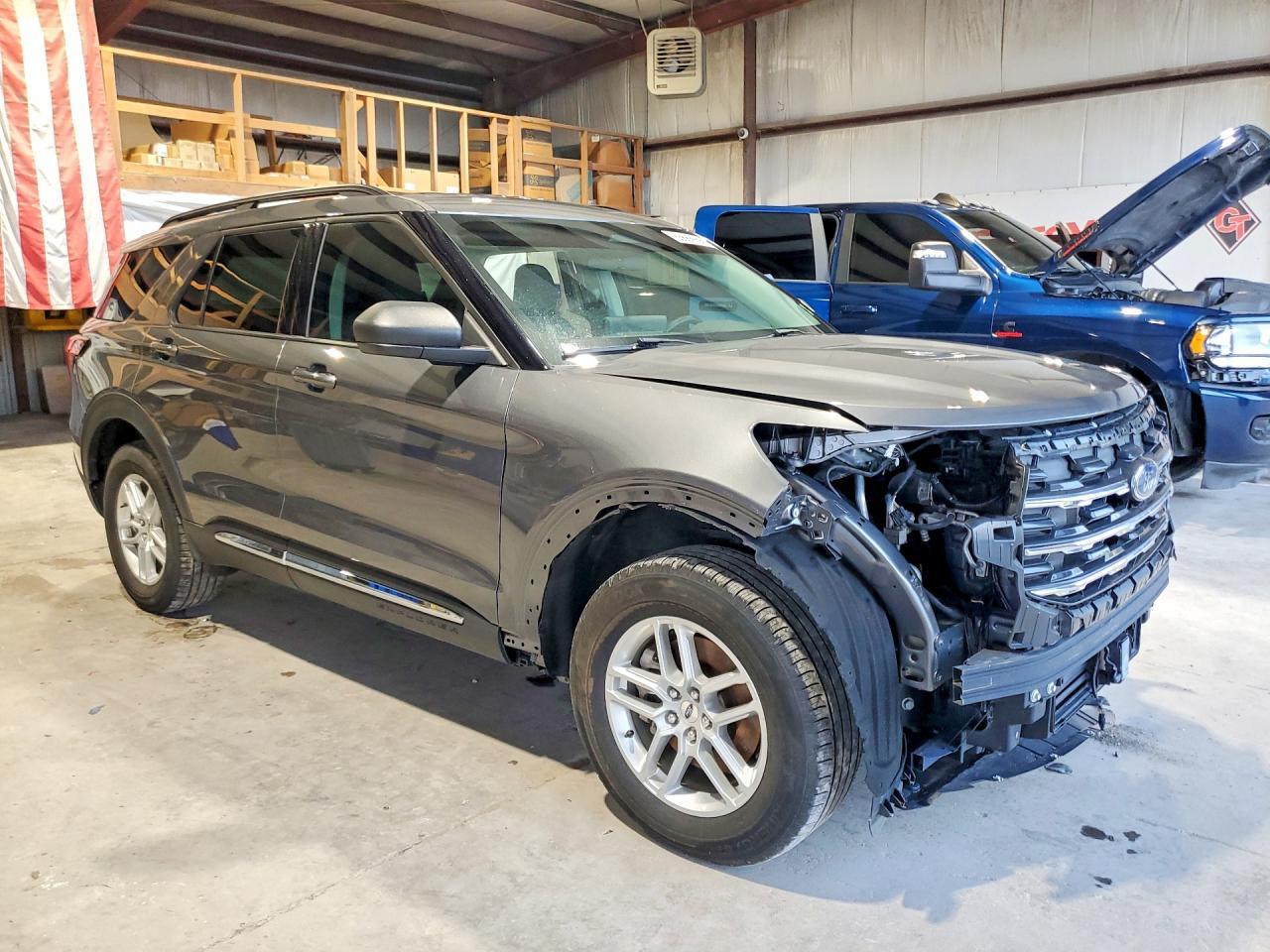 2025 Ford Explorer Active - Фото 4