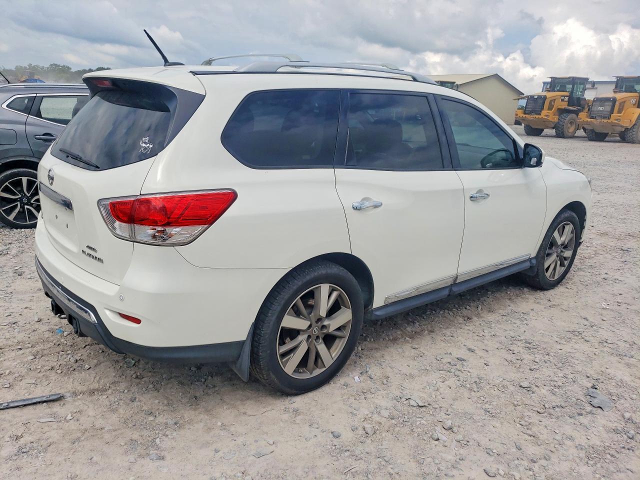 2014 Nissan Pathfinder S - Фото 3