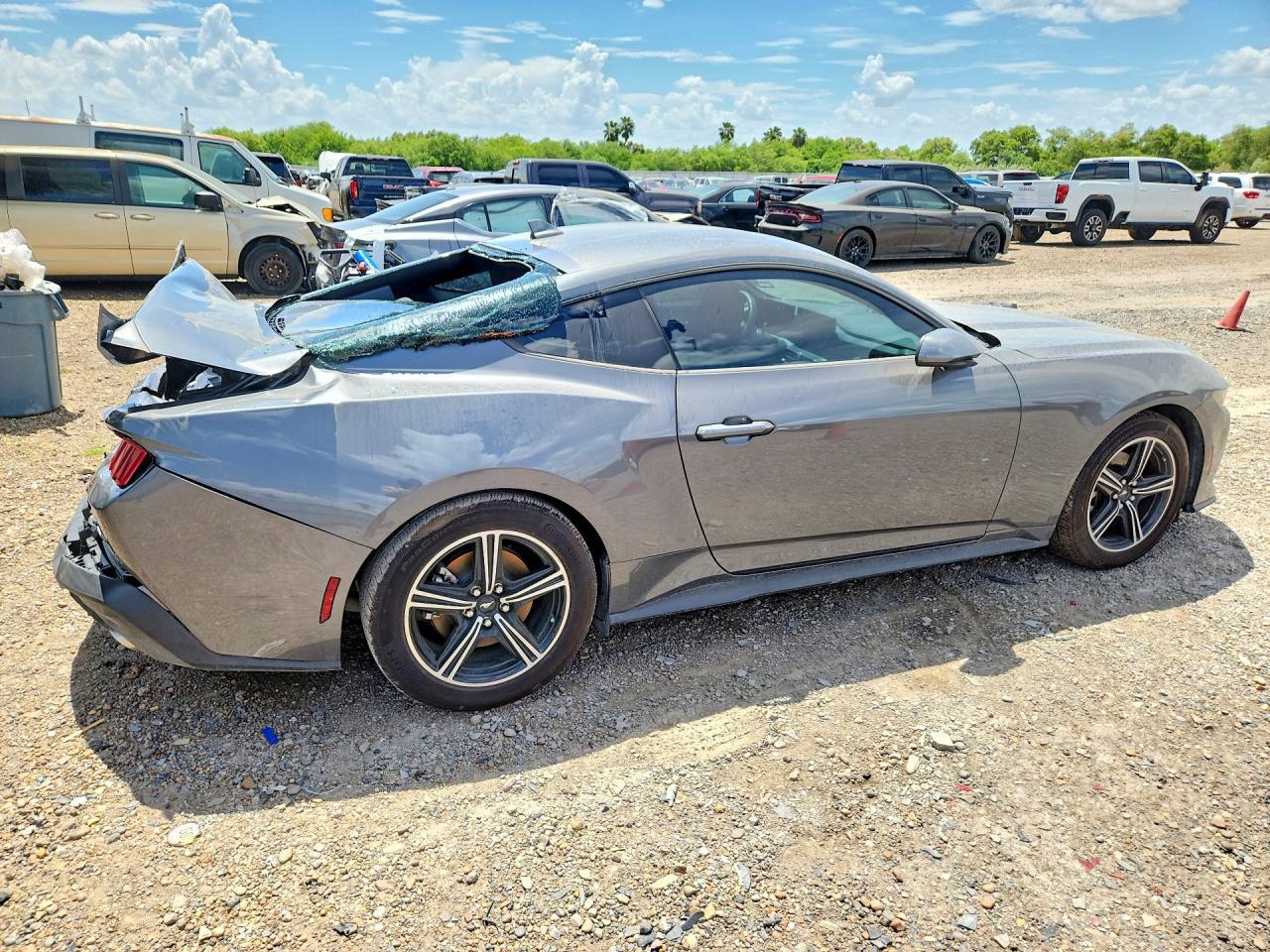 2025 Ford Mustang - Image 3