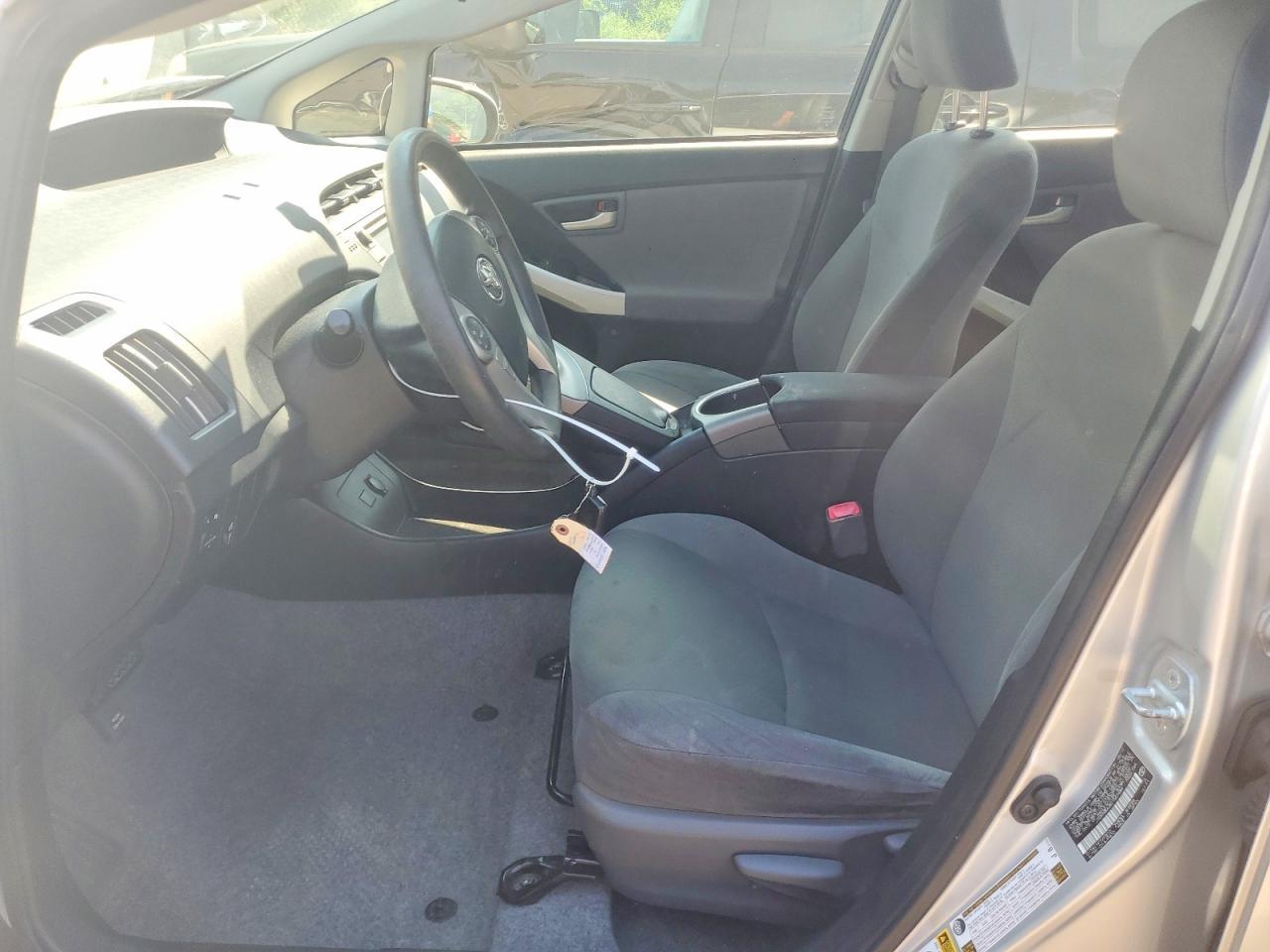 2012 Toyota Prius Two - Фото 7