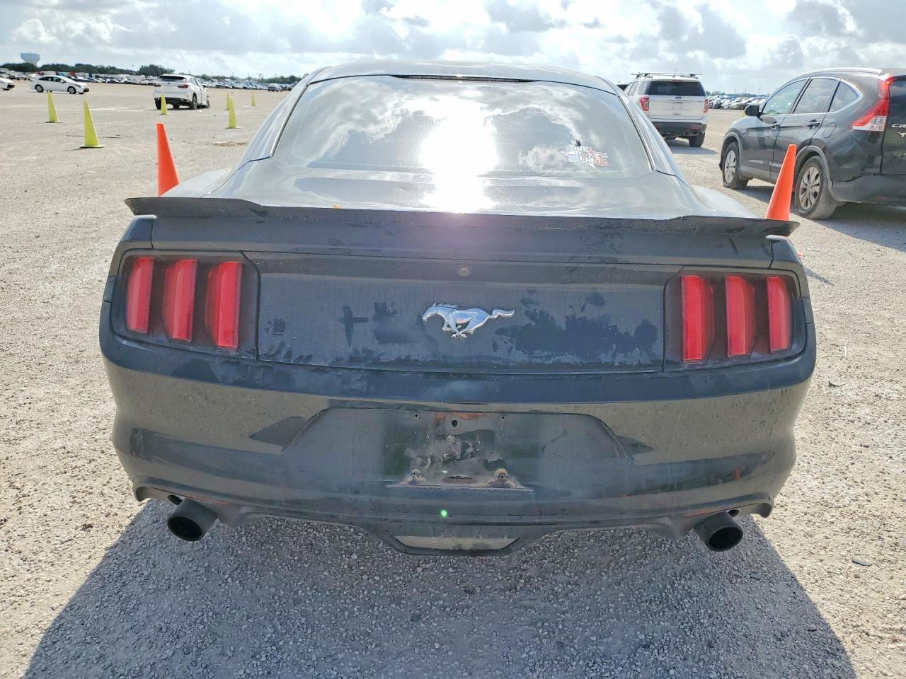 2017 Ford Mustang - Фото 6