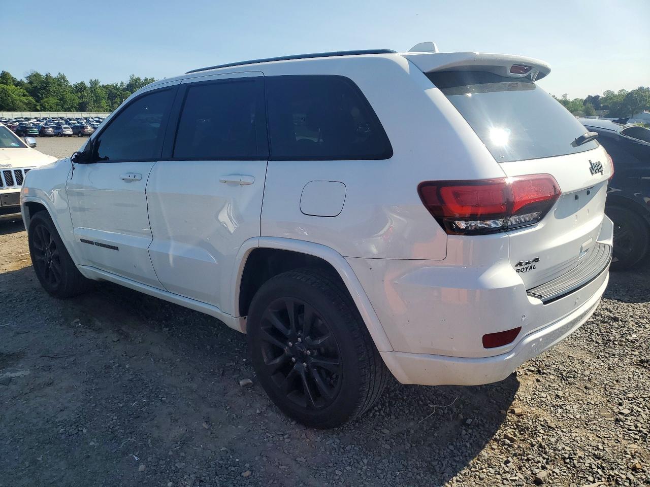 2017 Jeep Grand Cherokee Laredo - Image 2