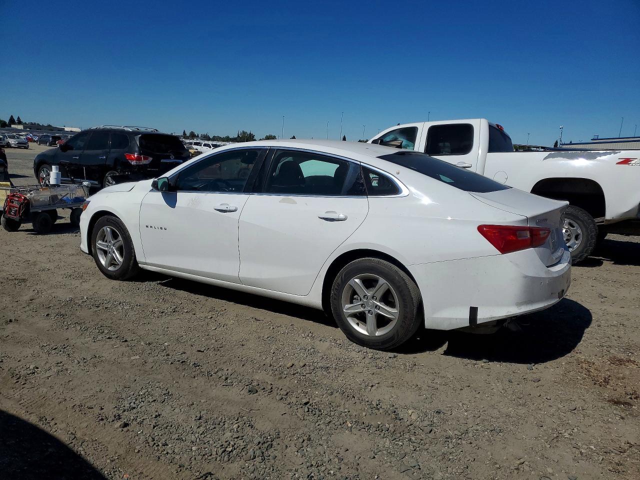 2020 Chevrolet Malibu Ls - Фото 2