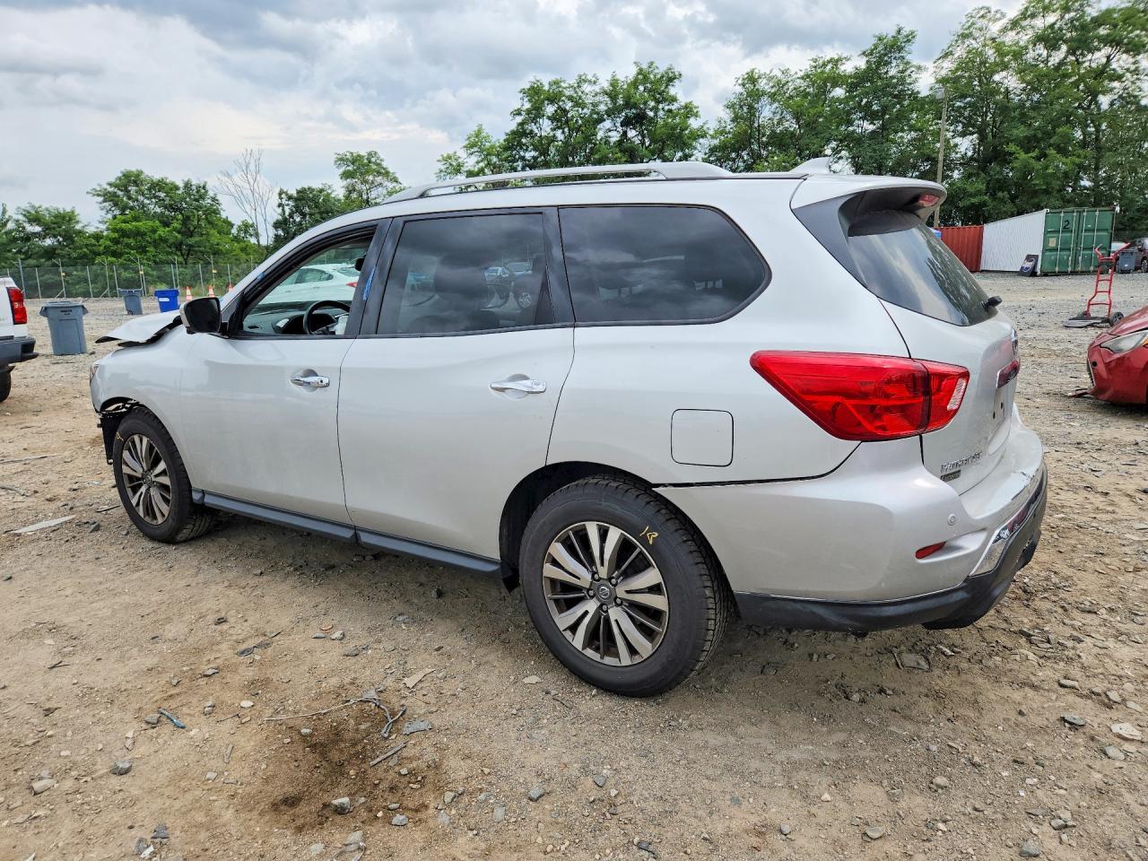 2020 Nissan Pathfinder Sl - Image 2
