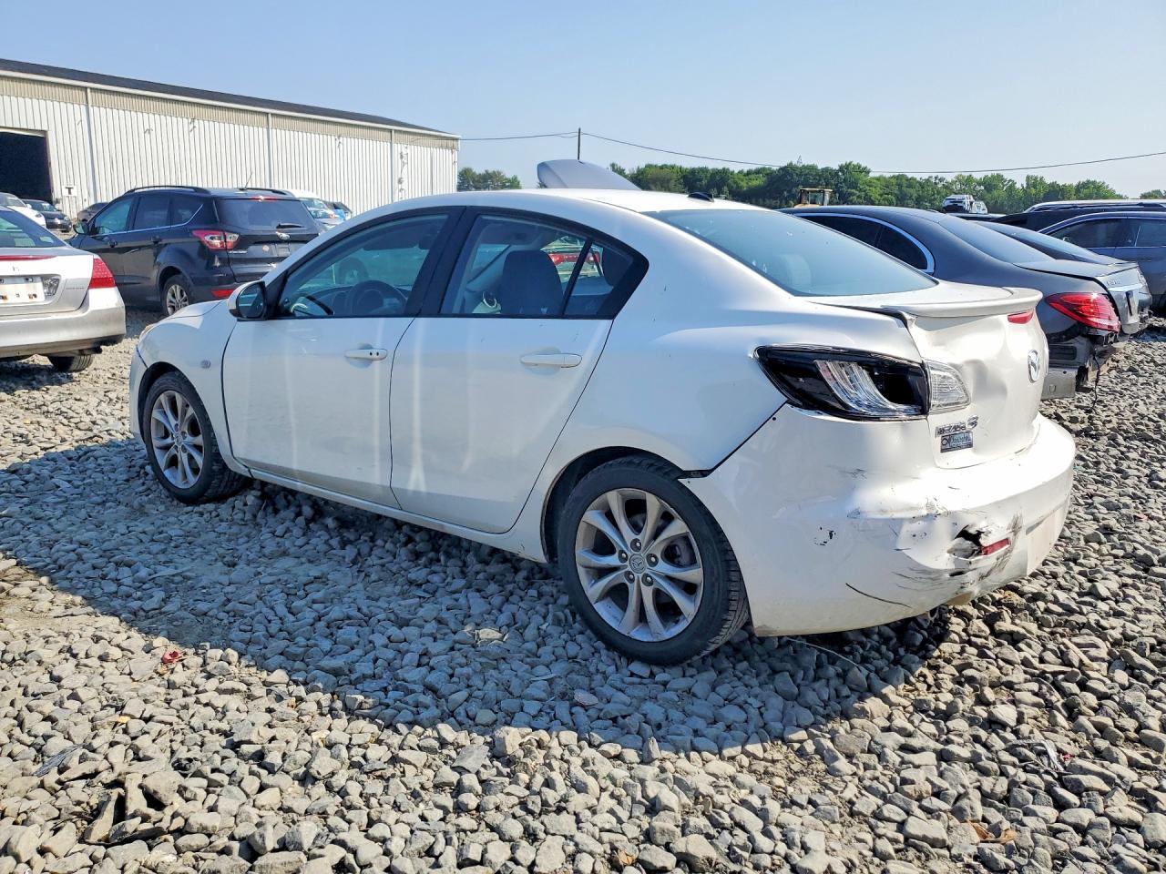 2011 Mazda 3 S - Image 2