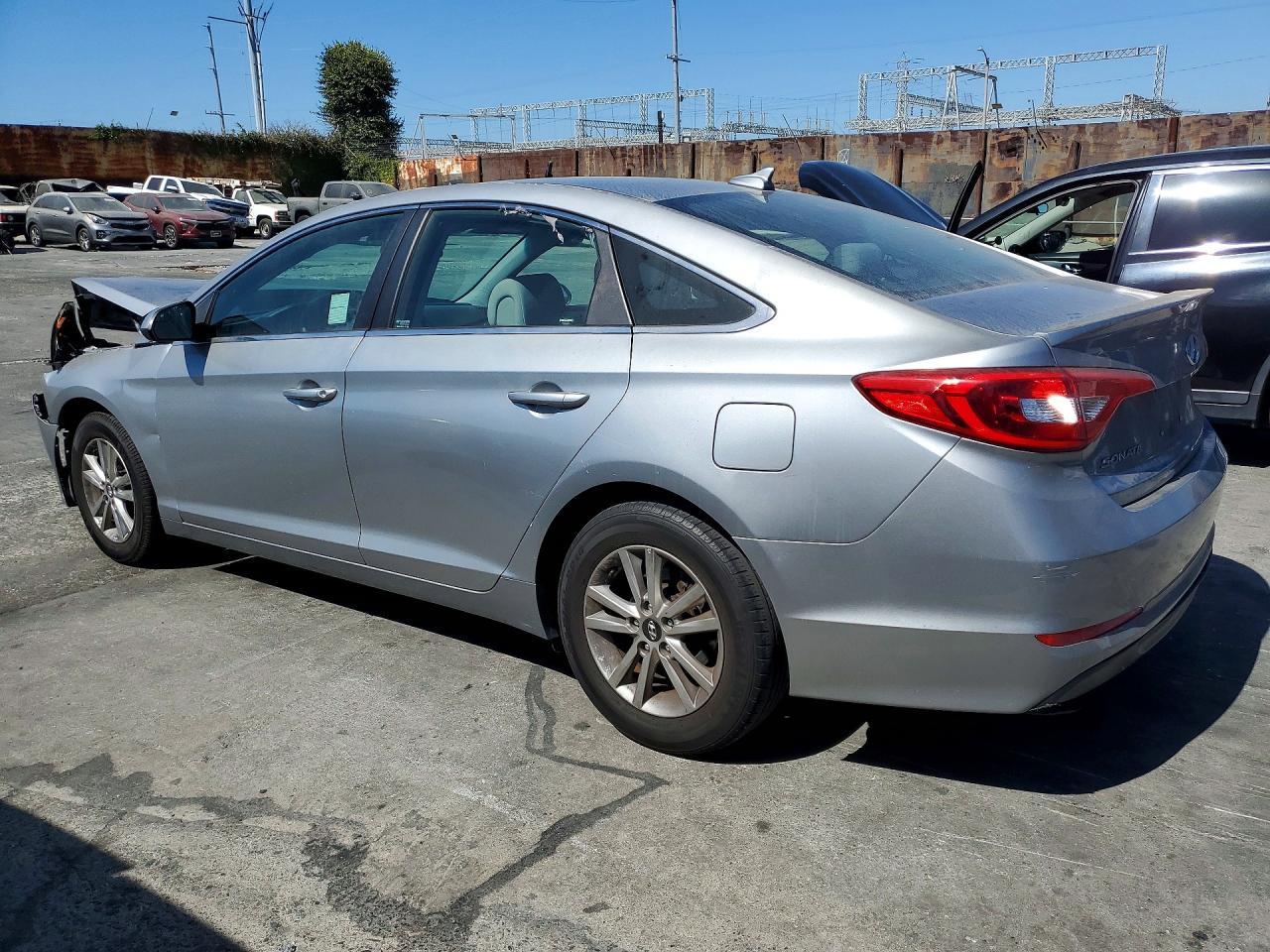 2017 Hyundai Sonata Se - Фото 2