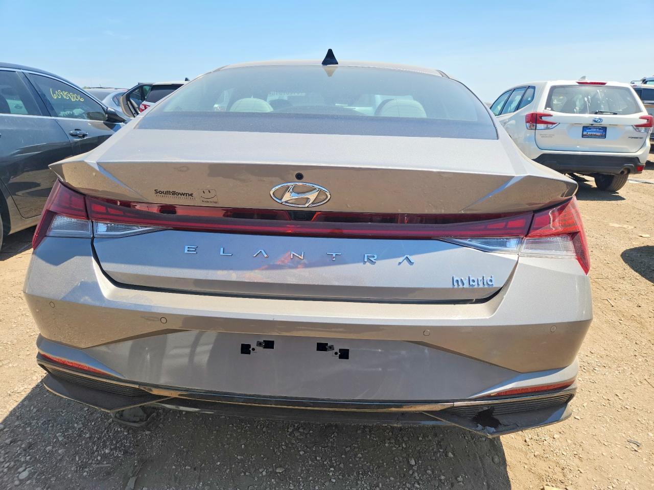 2023 Hyundai Elantra Limited - Image 6