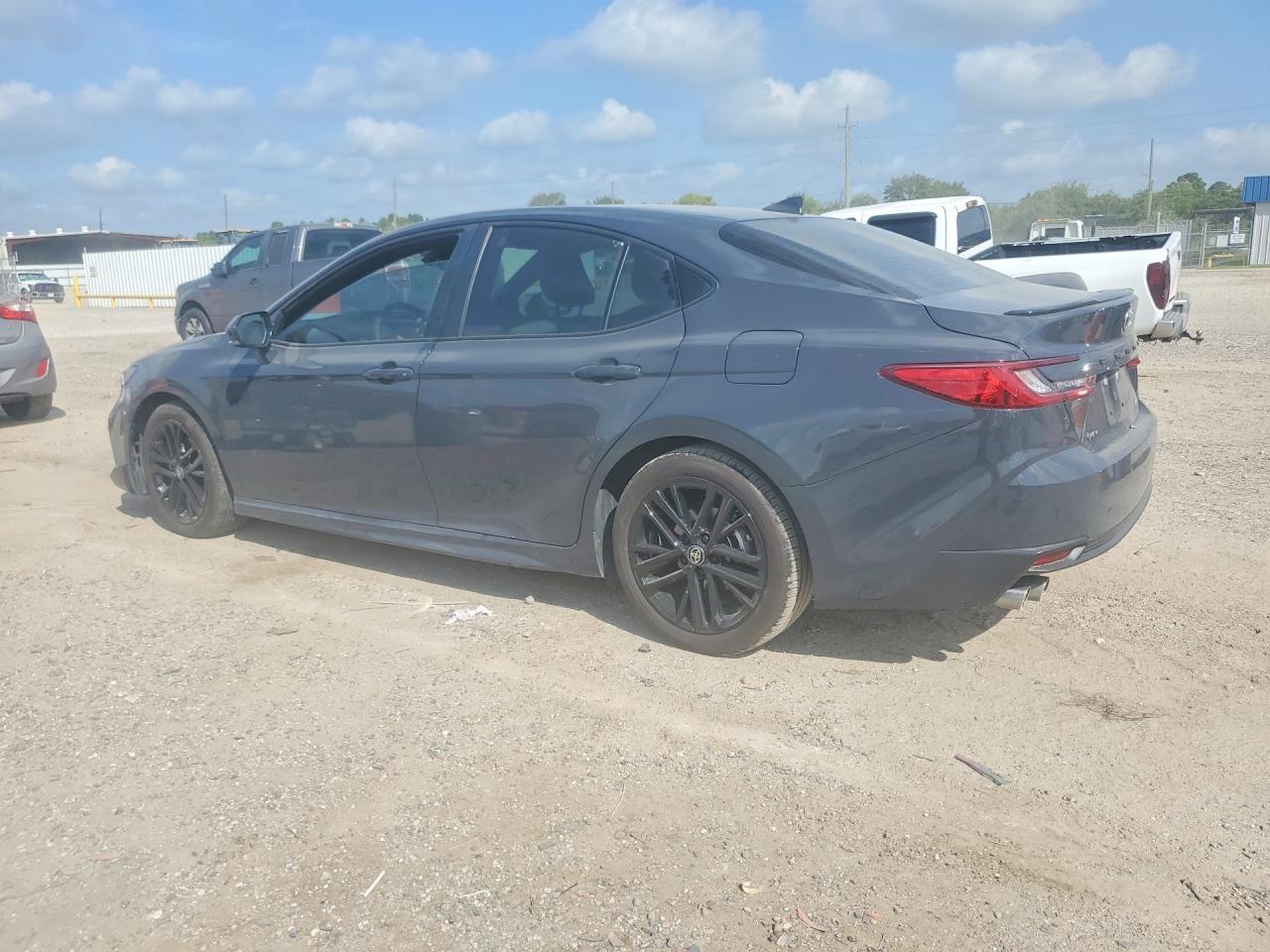 2026 Toyota Camry Se - Фото 2