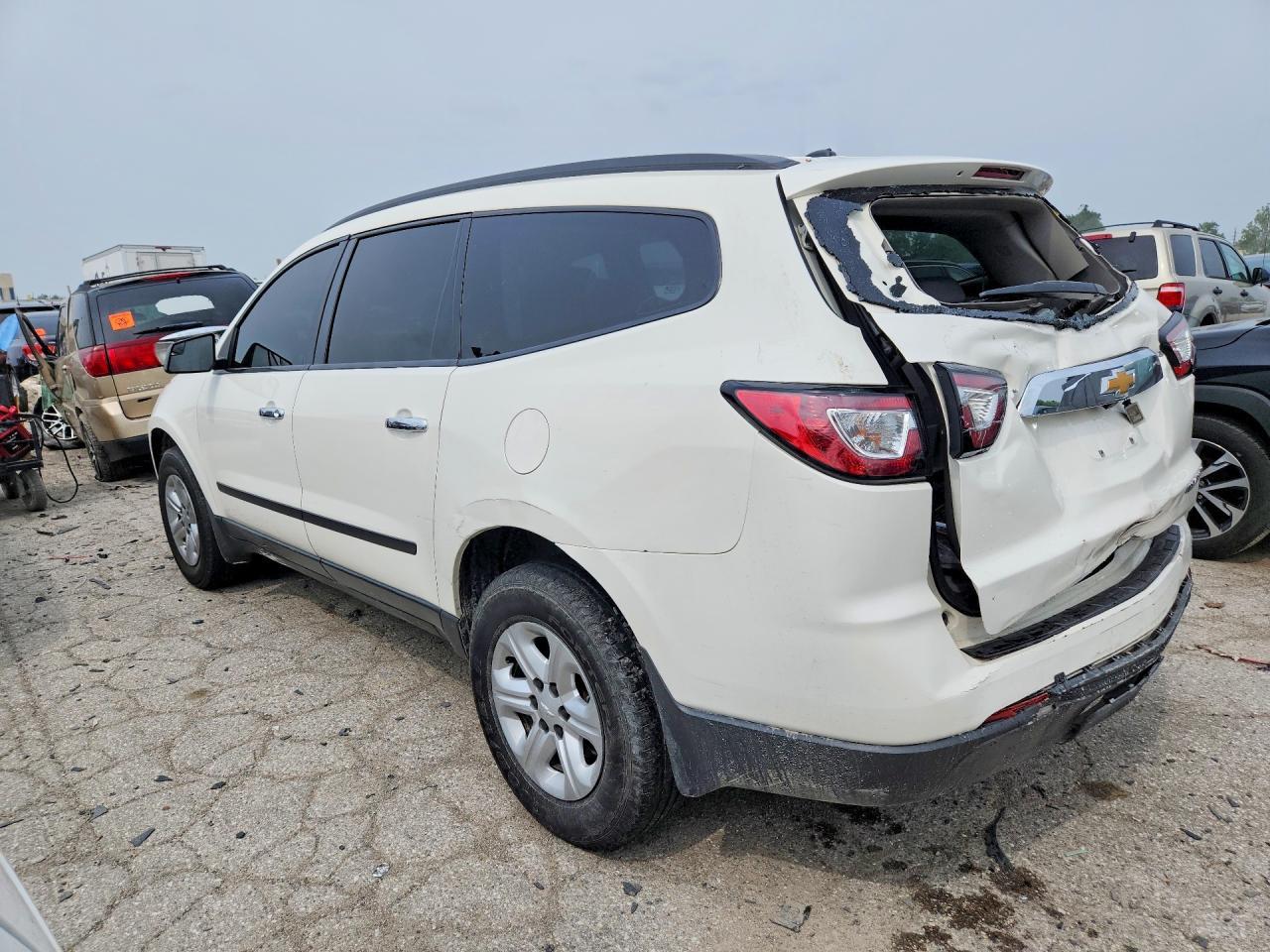 2014 Chevrolet Traverse Ls - Image 2