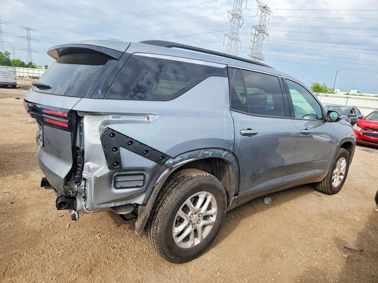 2025 Chevrolet Traverse Lt - Image 3
