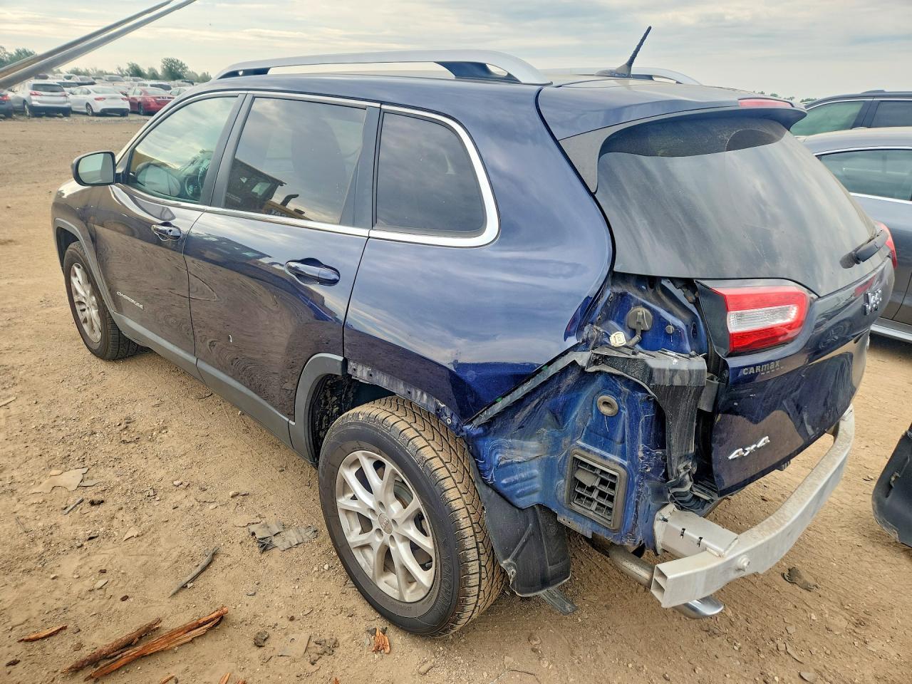 2015 Jeep Cherokee Latitude - Фото 2