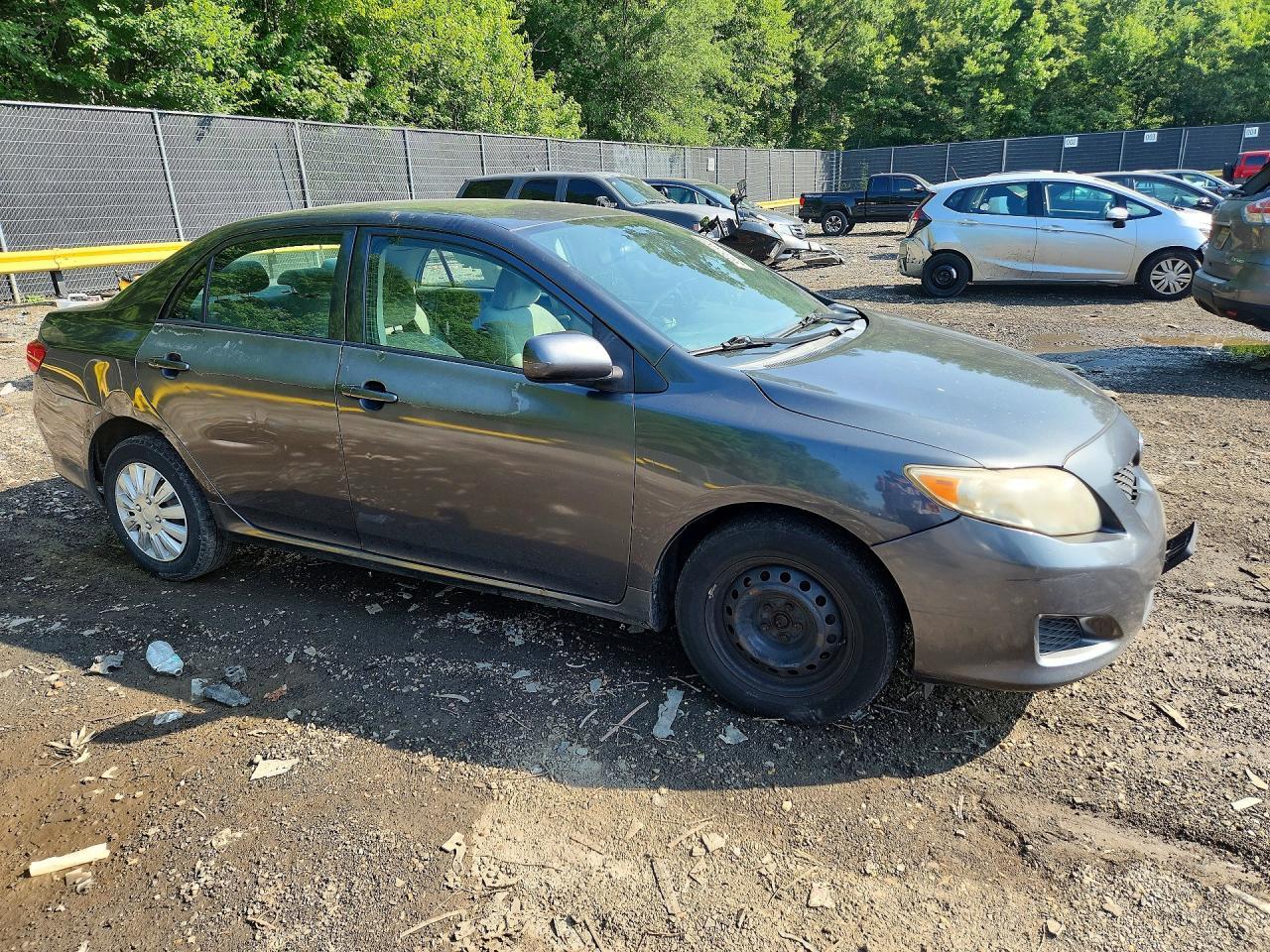 2010 Toyota Corolla Le - Image 4