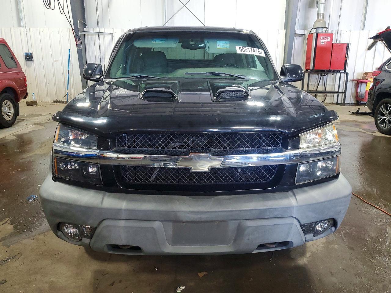 2002 Chevrolet Avalanche K1500 - Image 5
