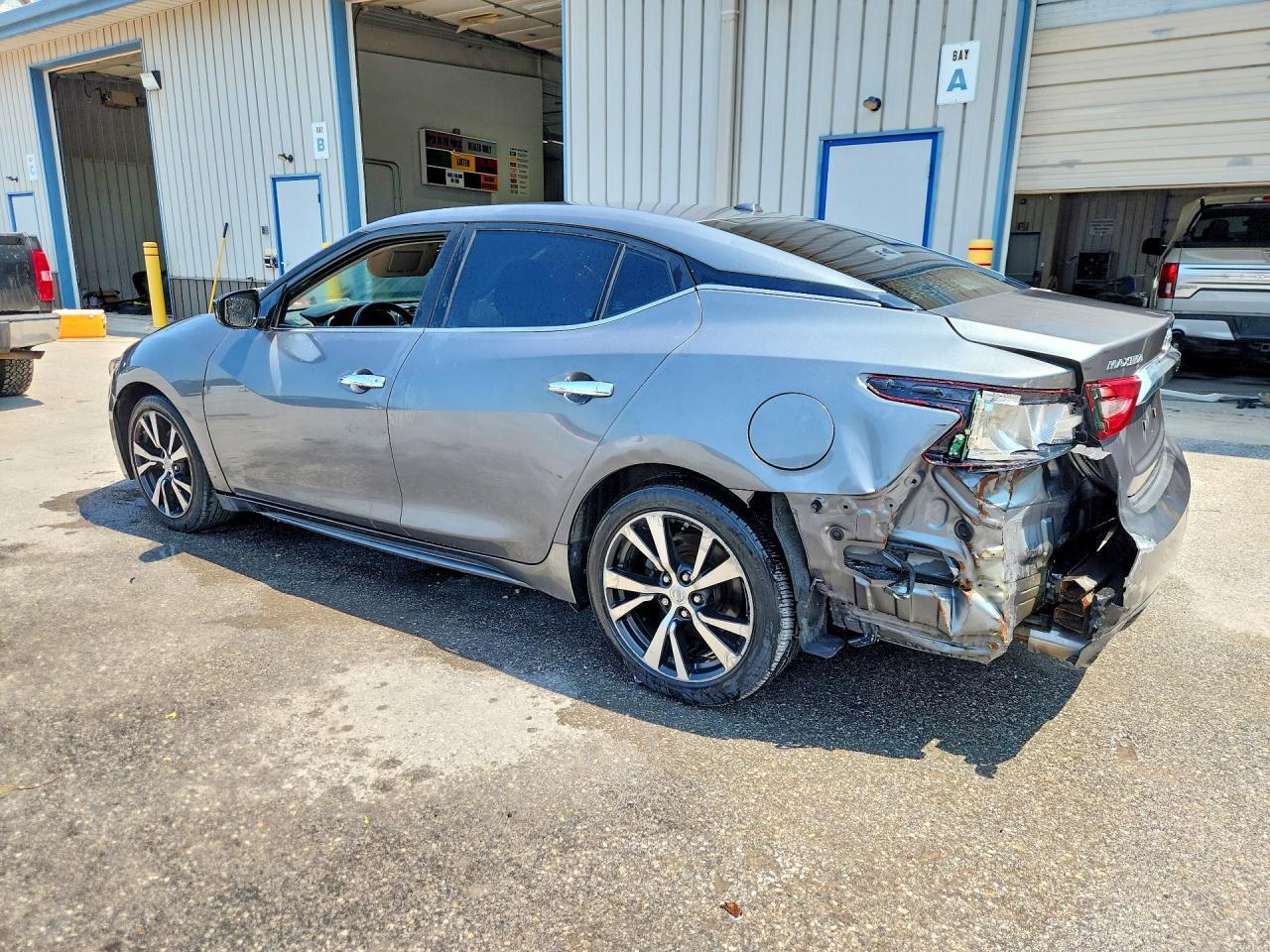 2017 Nissan Maxima 3.5 S - Image 2