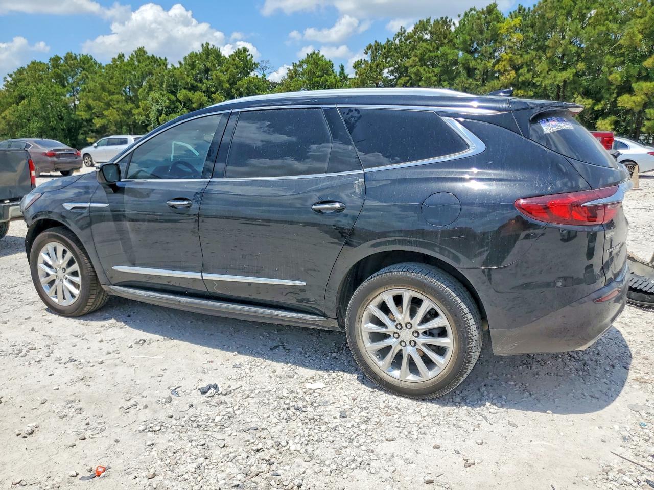 2021 Buick Enclave Premium - Фото 2