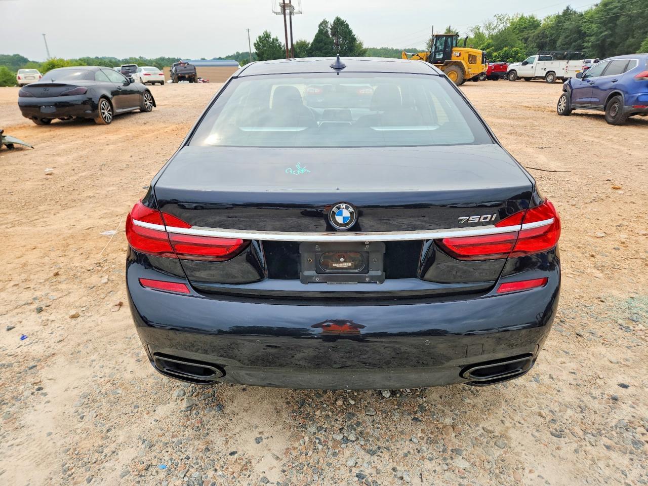 2019 BMW 750 I - Фото 6