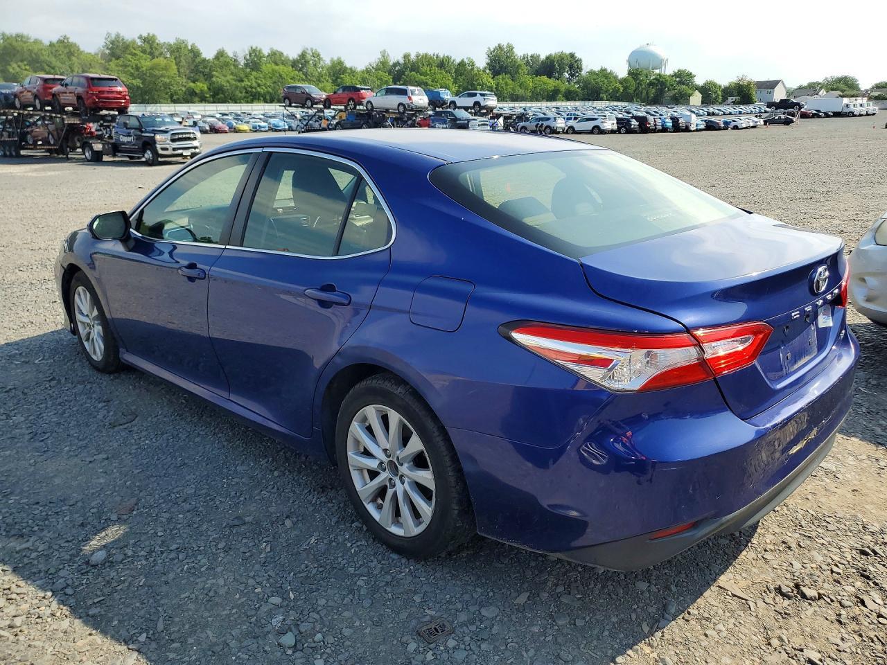 2018 Toyota Camry Le - Фото 2