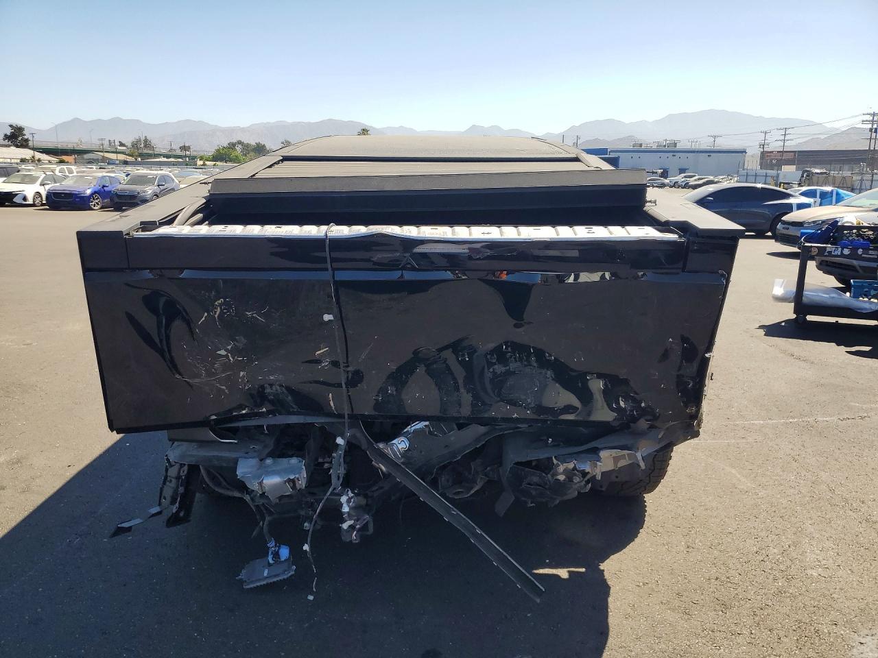 2025 Tesla Cybertruck - Image 6