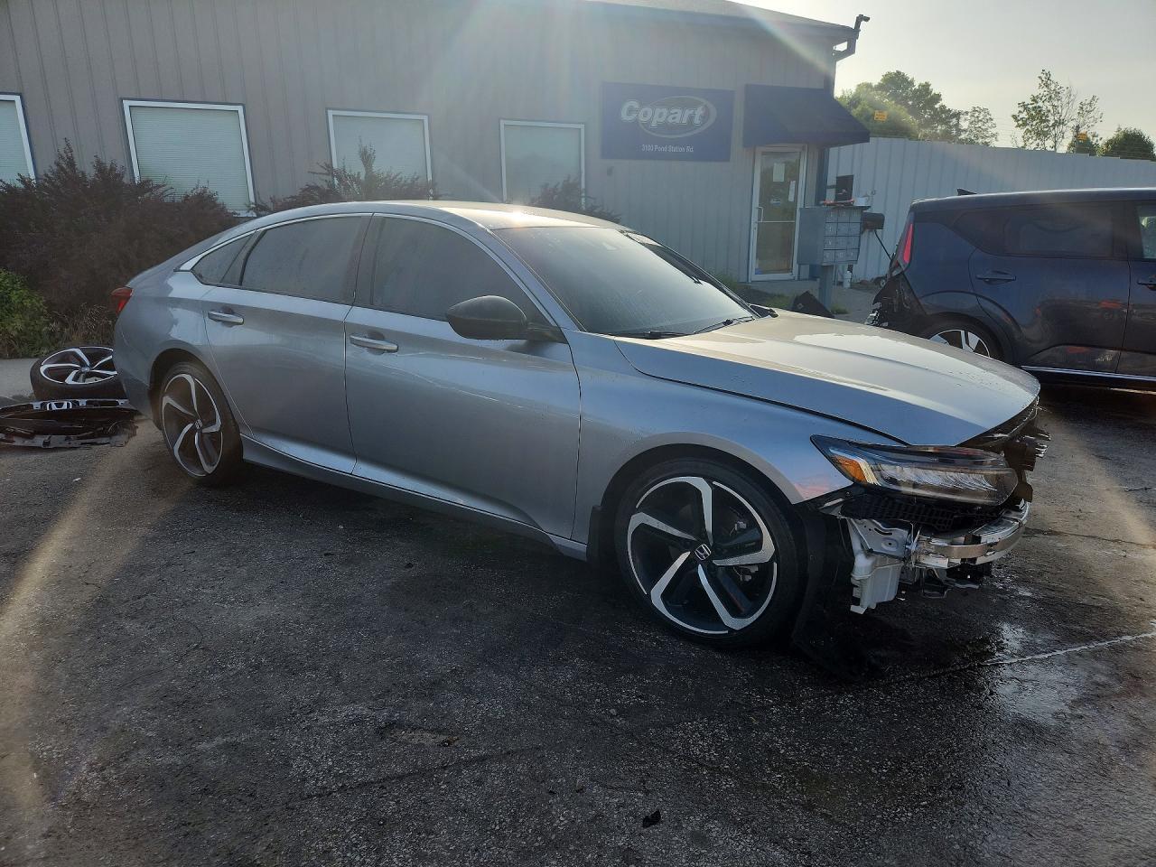 2022 Honda Accord Sport - Image 4
