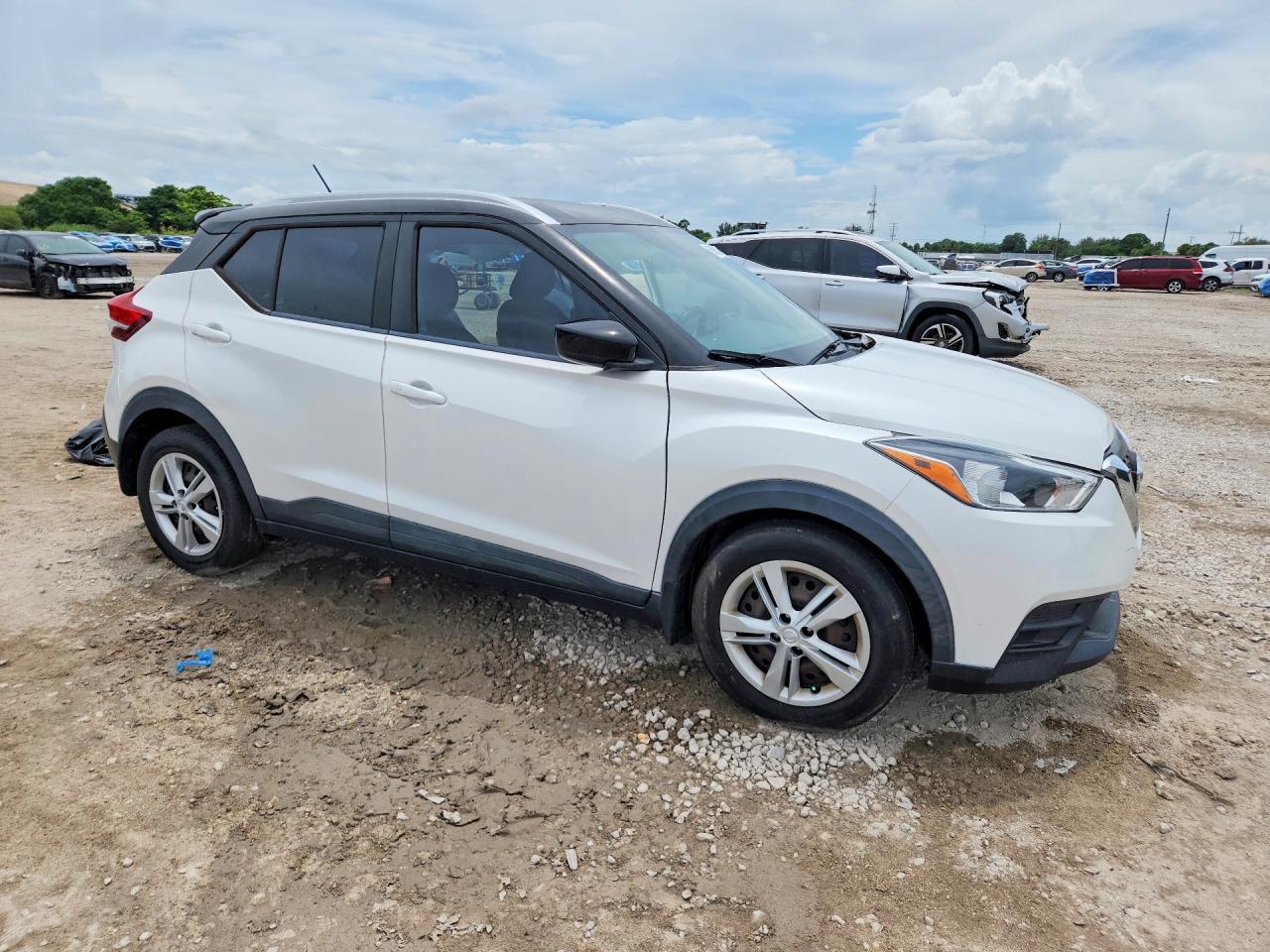 2019 Nissan Kicks Sv - Image 4