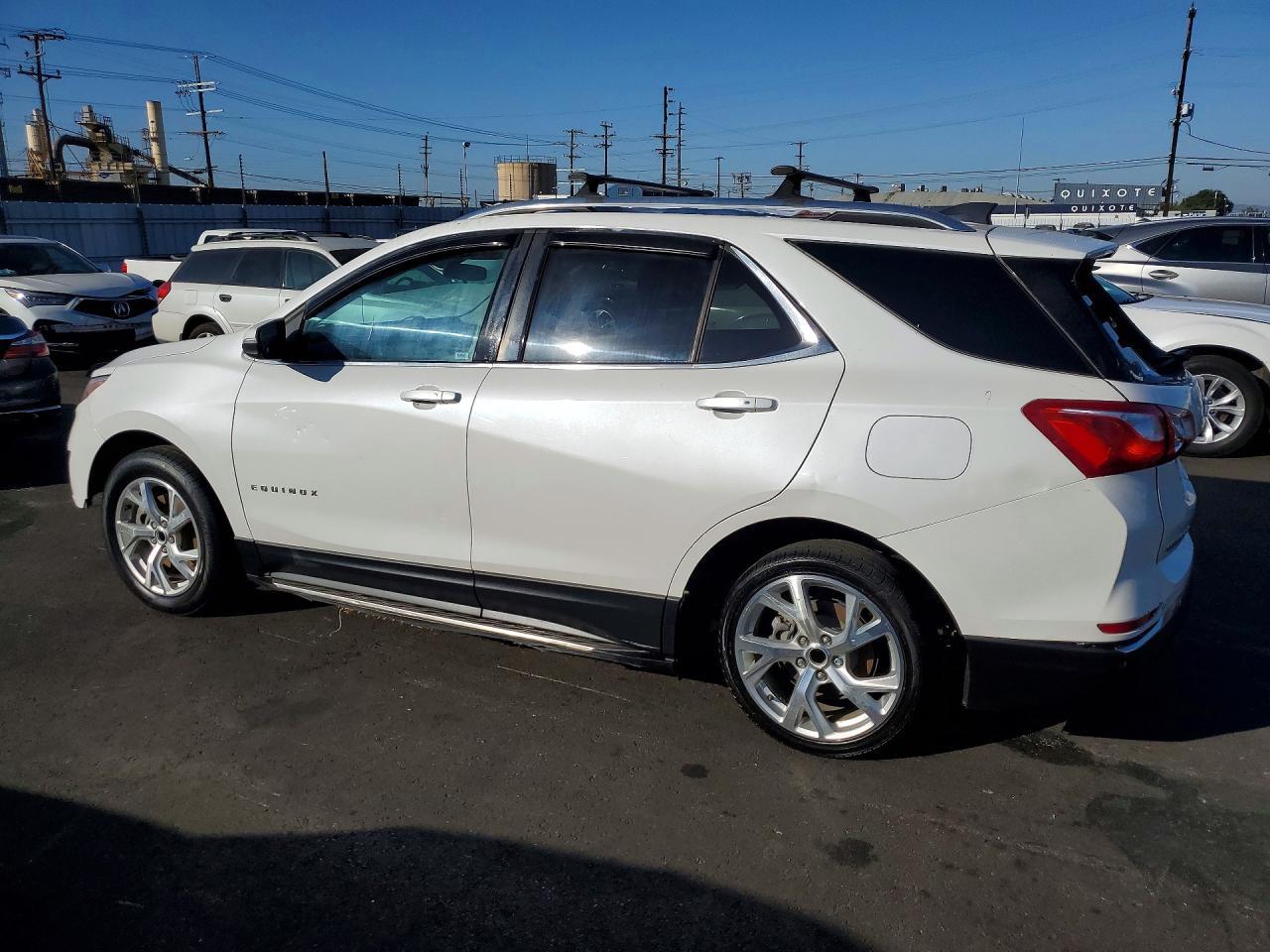 2018 Chevrolet Equinox Lt - Image 2