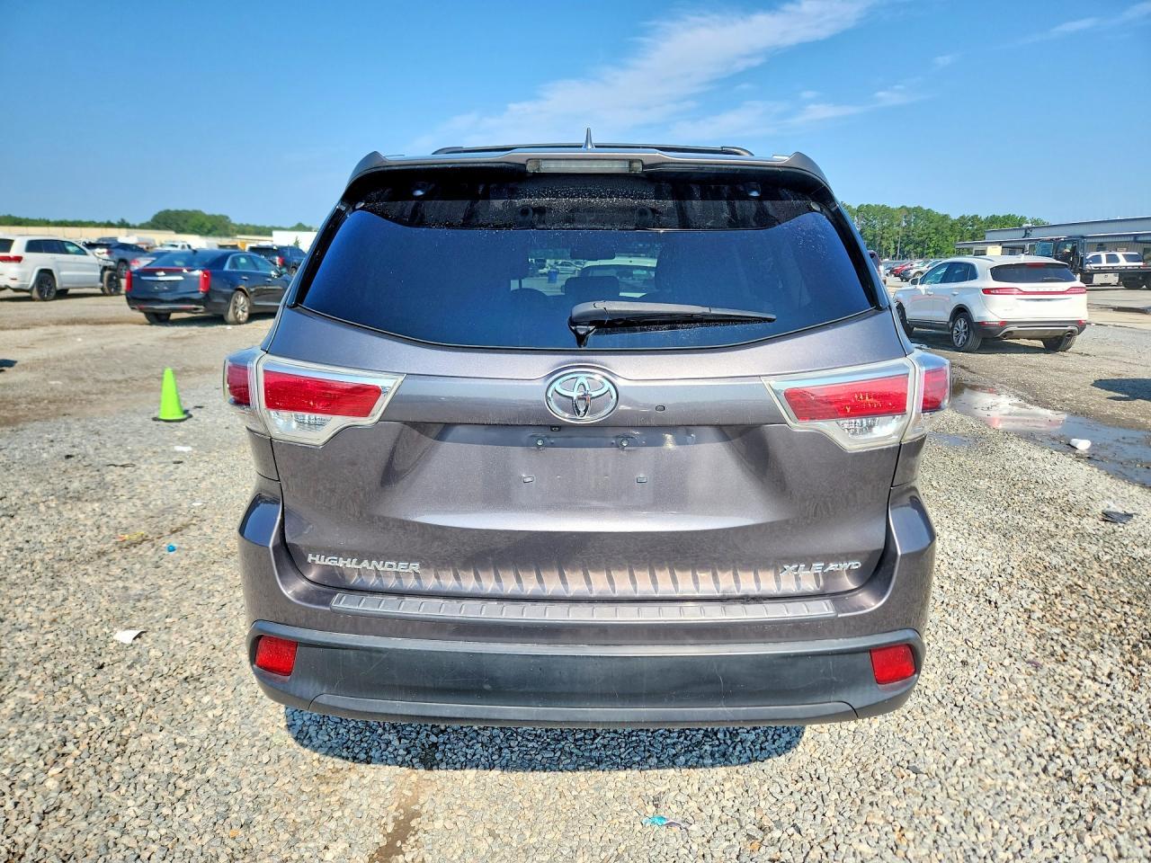 2015 Toyota Highlander Xle - Image 6