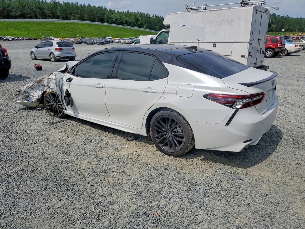 2023 Toyota Camry Xse V6 - Фото 2