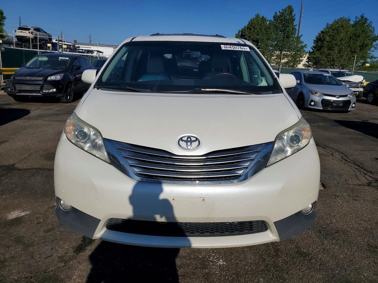 2012 Toyota Sienna Limited 7-Passenger - Image 5