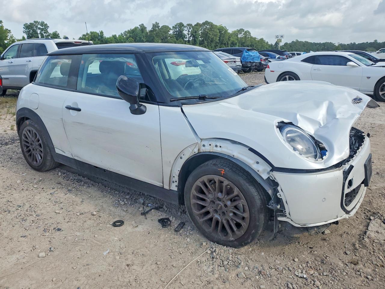 2025 Mini Cooper S - Фото 4